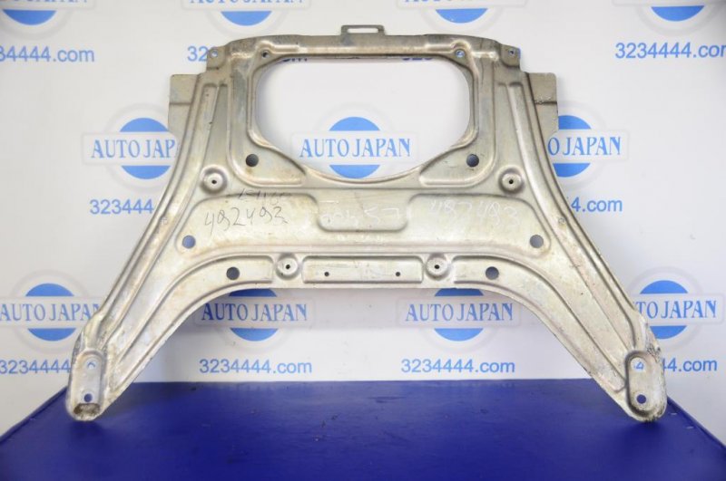 Защита двигателя LEXUS LS460 06-12 Б/У