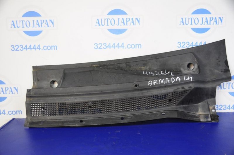 Пластик под лобовое стекло / Жабо передний левый NISSAN QX56 / TITAN / ARMADA 04-16 Б/У