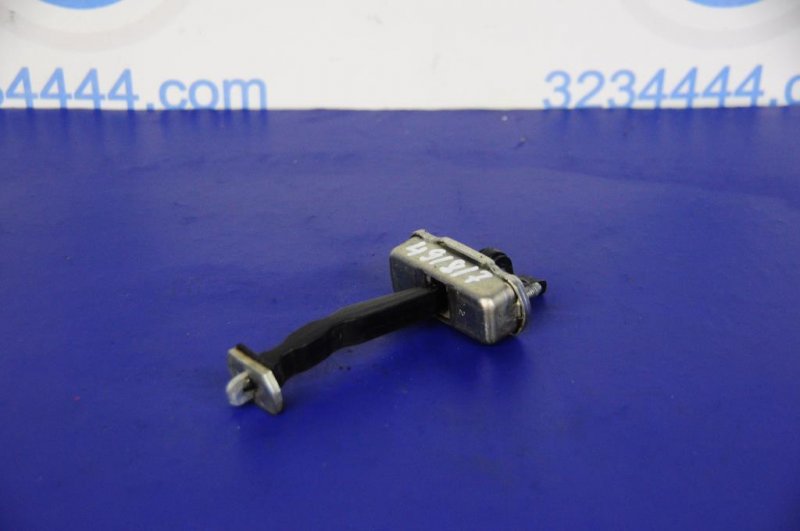 Ограничитель двери задний левый NISSAN TIIDA/VERSA C11 04-11 Б/У