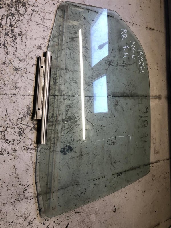 Стекло двери заднее правое SUZUKI SX4 06-13 8454180J00 Б/У