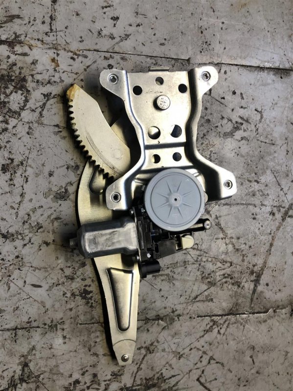 Стеклоподъемник задний правый SX4 06-13 Стеклоподъемник задний правый SX4 06-13