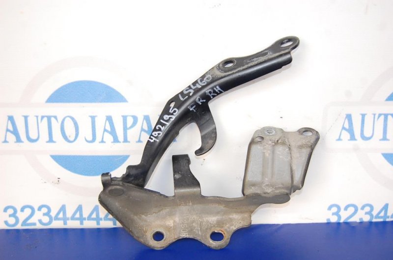 Запчасть петля капота правая LEXUS LS460 06-12 Б/У Петля капота правая LEXUS LS460 06-12 Б/У