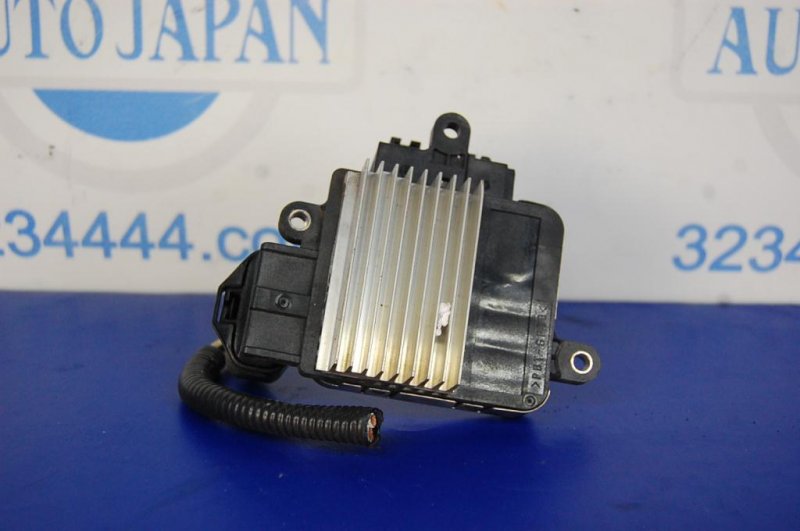 Блок управления вентилятором радиатора GS350 GS300 05-11