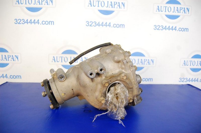 Редуктор передний INFINITI G35 03-07 Б/У