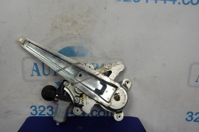 Стеклоподъемник задний левый LEXUS GS350 GS300 05-11 69804-22200 Б/У