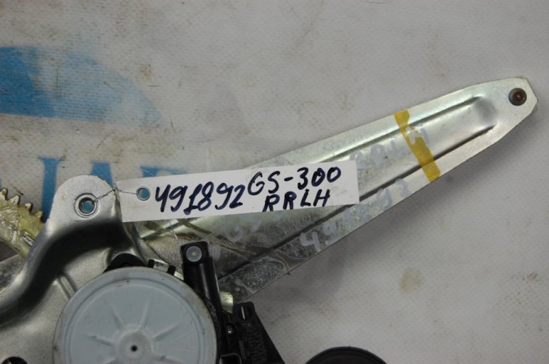 Стеклоподъемник задний левый GS350 GS300 05-11