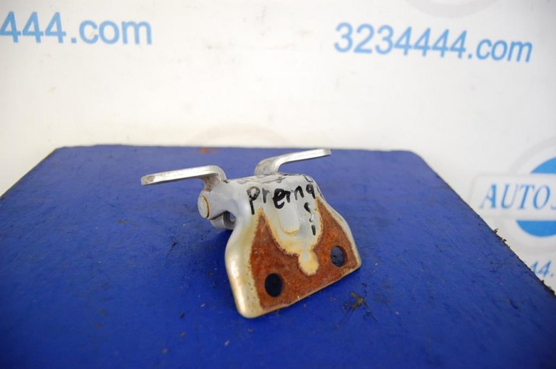 Запчасть петля двери верхняя задняя левая MAZDA PREMACY 98-03 Б/У Петля двери верхняя задняя левая MAZDA PREMACY 98-03 Б/У