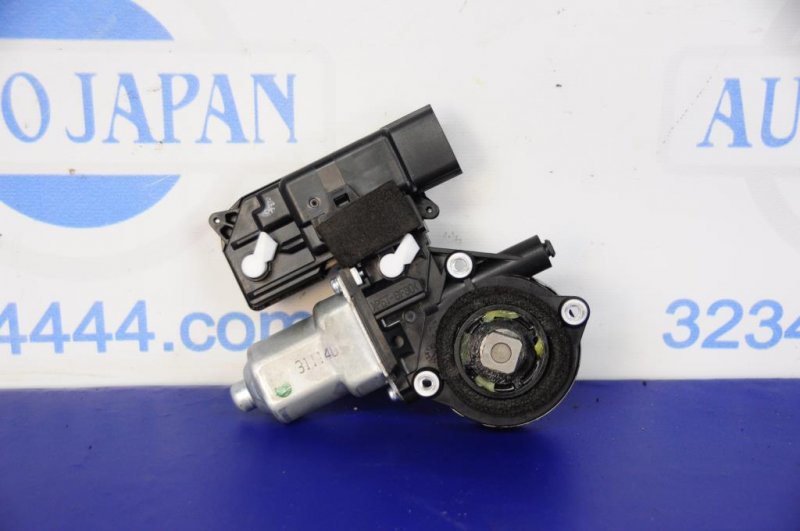 Моторчик стеклоподъемника передний правый FX/QX70 S51 08-17