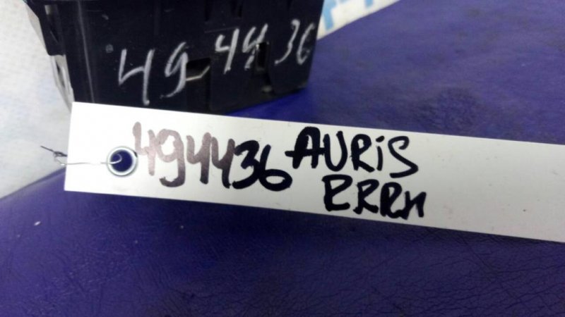 Кнопка стеклоподъемника AURIS 06-12