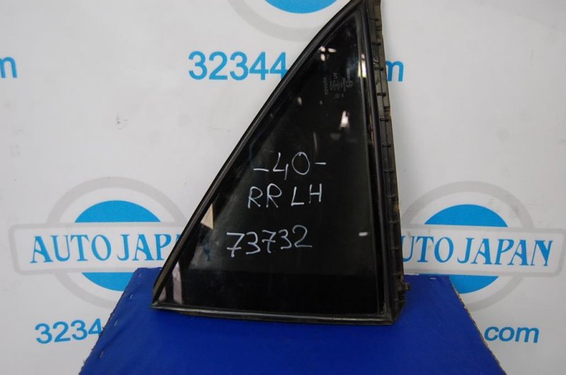 Стекло двери глухое заднее правое TOYOTA CAMRY 40 06-11 68123-33060 Б/У