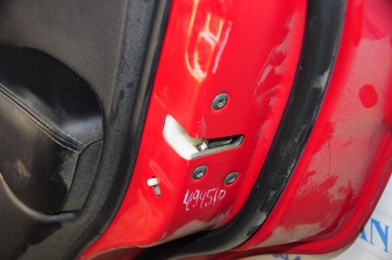 Замок двери задний правый MITSUBISHI OUTLANDER XL 05-13 MN145876 Б/У