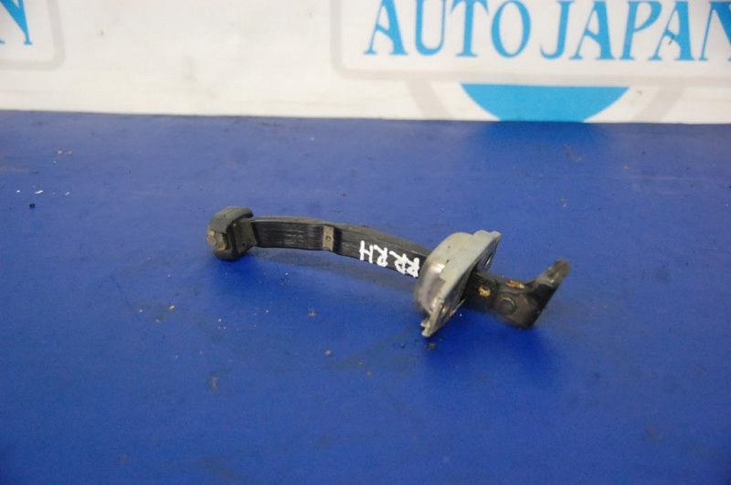 Ограничитель двери задний правый CAMRY 40 06-11