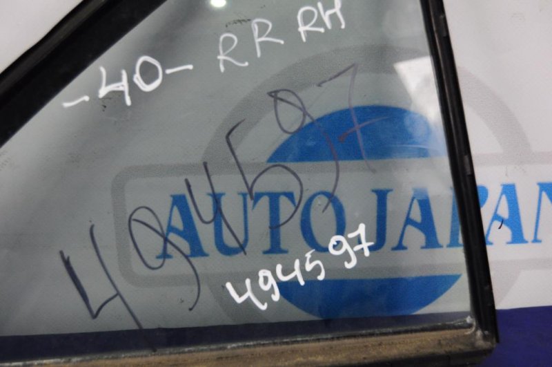 Стекло двери глухое заднее правое CAMRY 40 06-11