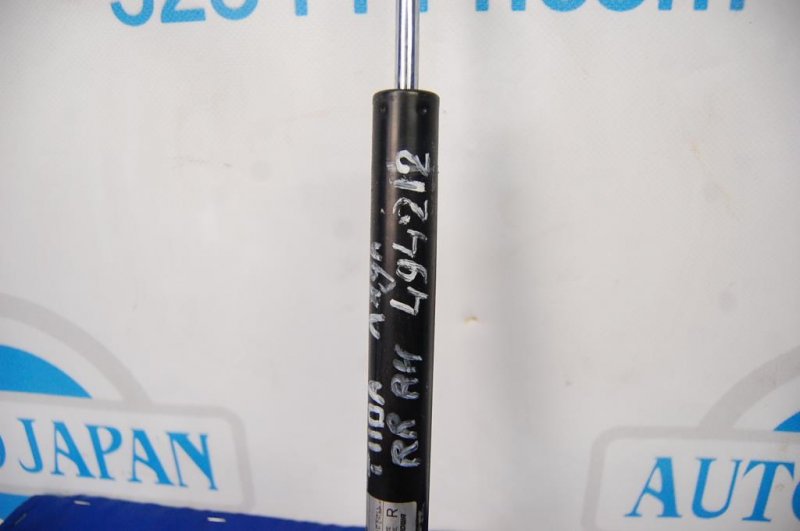 Амортизатор крышки багажника правый TIIDA/VERSA C11 04-11 Амортизатор крышки багажника правый TIIDA/VERSA C11 04-11