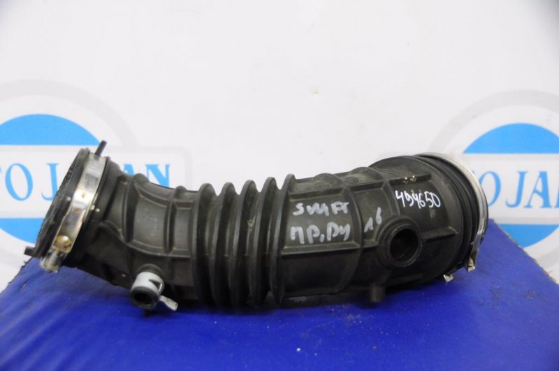 Патрубок воздушного фильтра SUZUKI SWIFT 04-11 Б/У