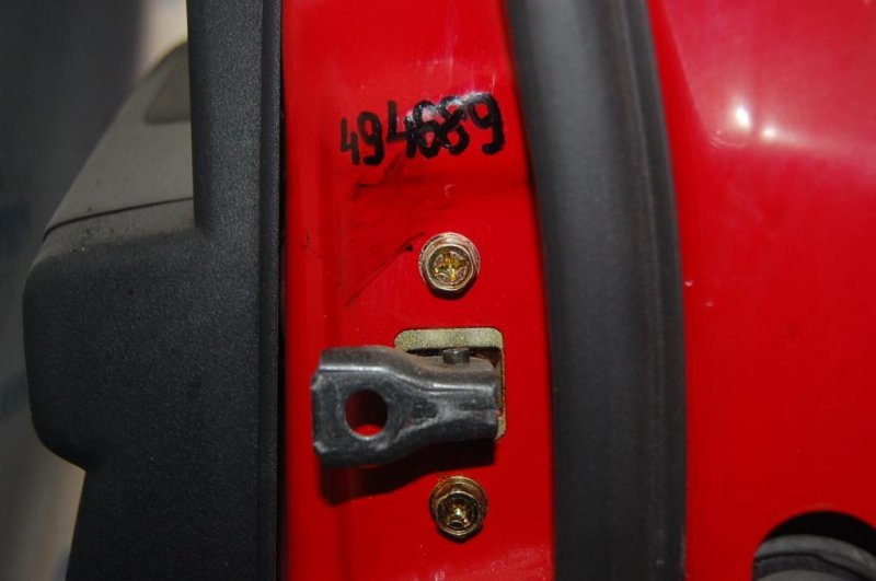 Ограничитель двери задний левый OUTLANDER XL 05-13