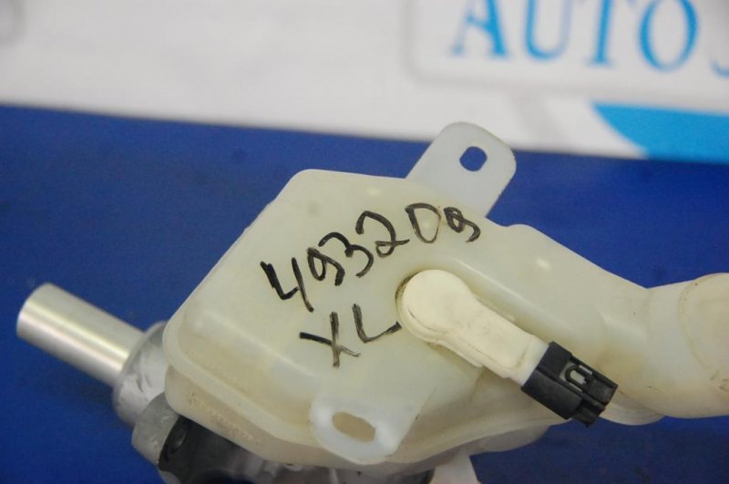 Главный тормозной цилиндр MITSUBISHI OUTLANDER XL 05-13