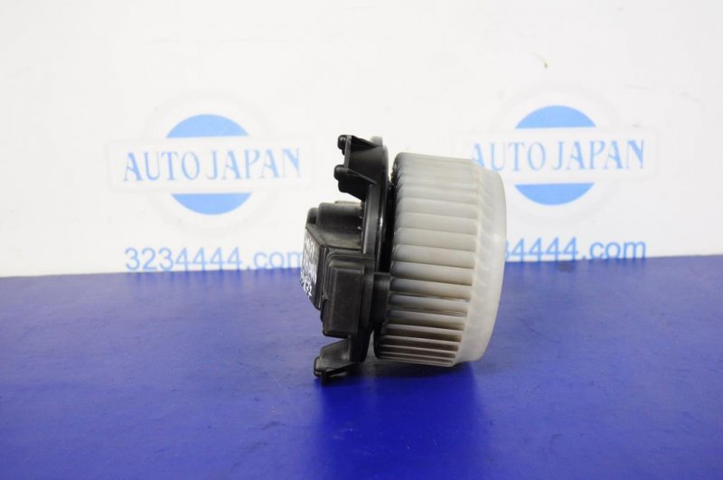 Моторчик печки SUZUKI SWIFT 04-11 272700-0301 Б/У