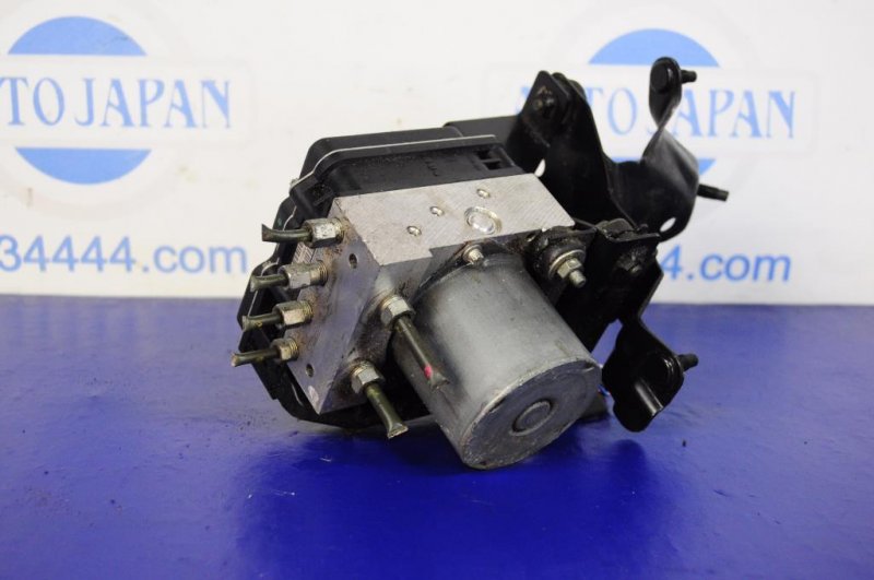 Блок ABS INFINITI M35/M45 04-10 Блок ABS INFINITI M35/M45 04-10