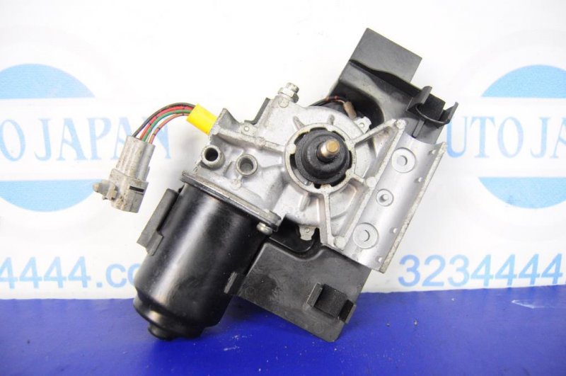 Моторчик стеклоочистителя передний SUZUKI SWIFT 04-11 Моторчик стеклоочистителя передний SUZUKI SWIFT 04-11