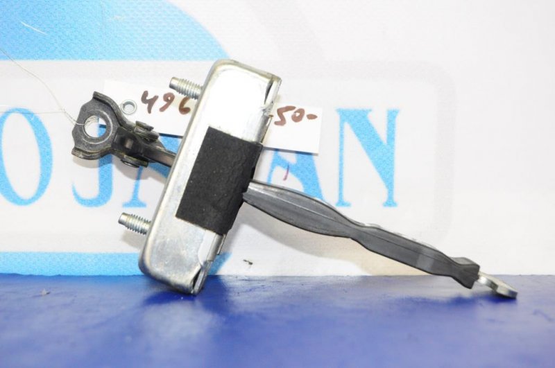 Запчасть ограничитель двери задний левый TOYOTA CAMRY 50 12-15 68630-06082 Б/У Ограничитель двери задний левый TOYOTA CAMRY 50 12-15 68630-06082 Б/У