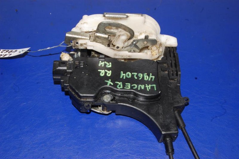 Замок двери задний правый MITSUBISHI LANCER X 10 07-15