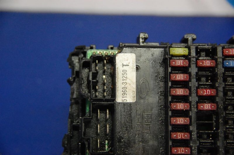 Блок предохранителей салон ALMERA 03-09