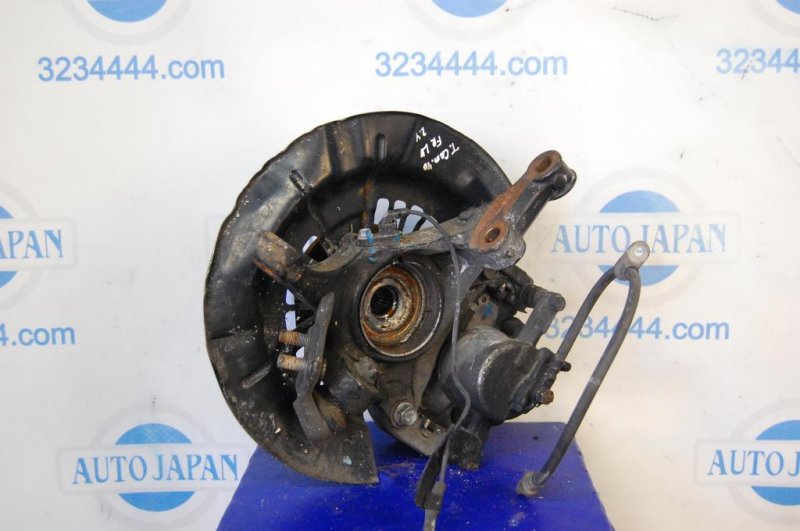 Кулак поворотный передний левый TOYOTA CAMRY 40 06-11 43212-AA010 Б/У