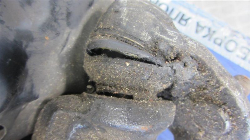 Кулак поворотный передний правый AVENSIS 03-08 Кулак поворотный передний правый AVENSIS 03-08