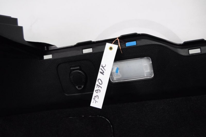 Обшивка багажника правая NX 14-21
