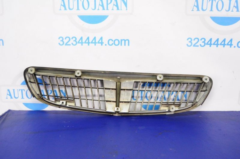 Решетка радиатора NISSAN MAXIMA A33 99-02
