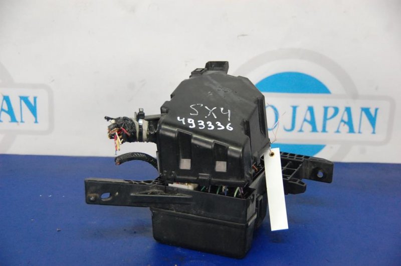 Блок предохранителей моторный отсек SUZUKI SX4 06-13 36717-80J00 Б/У