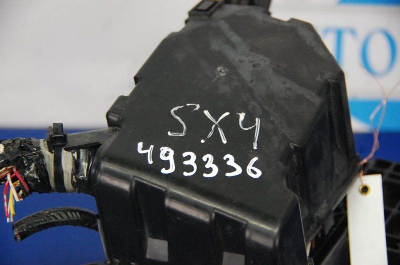 Блок предохранителей моторный отсек SX4 06-13
