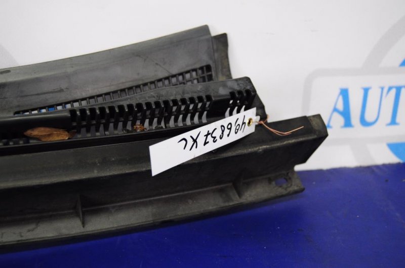 Пластик под лобовое стекло / Жабо правый OUTLANDER XL 05-13