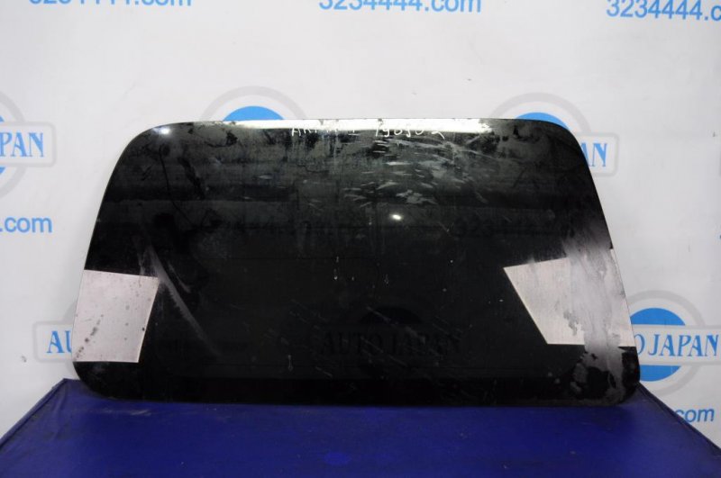 Стекло заднее NISSAN QX56 / TITAN / ARMADA 04-16 Б/У