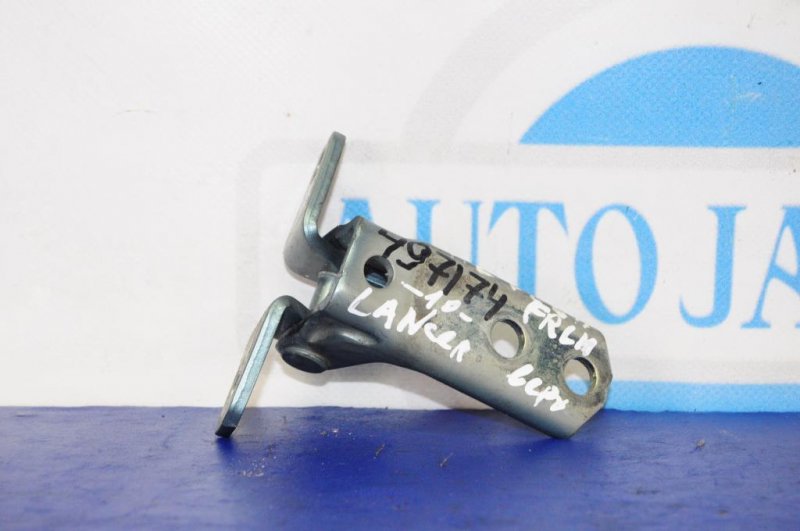 Петля двери верхняя передняя левая LANCER X 10 07-15