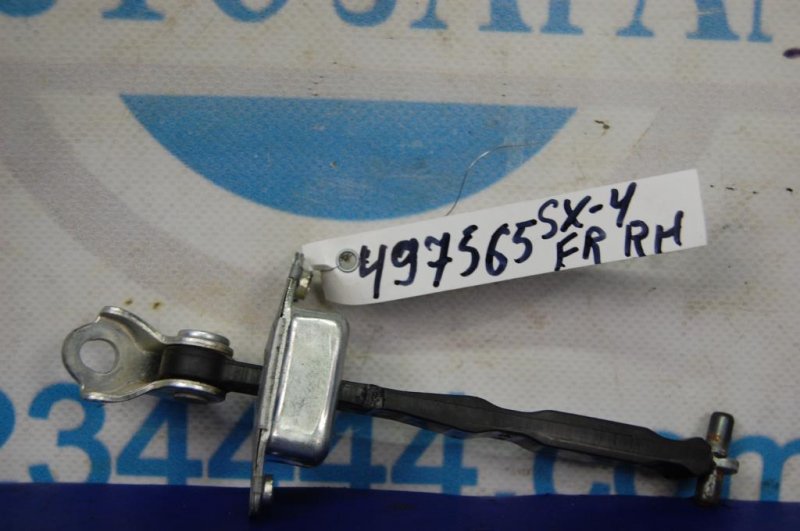 Ограничитель двери передний правый SUZUKI SX4 06-13 81810-57L01 Б/У