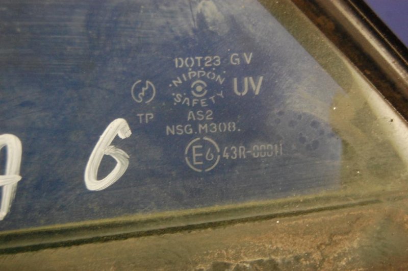 Стекло двери глухое заднее левое MAZDA 6 GG 02-07