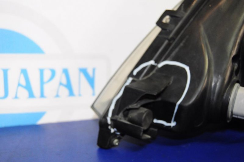 Фара передняя правая VENZA 09-16 Фара передняя правая VENZA 09-16