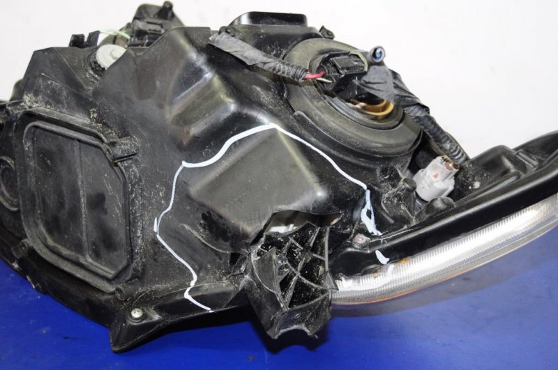 Фара передняя правая VENZA 09-16 Фара передняя правая VENZA 09-16