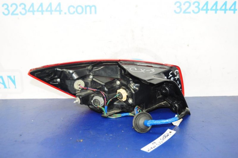 Фонарь наружный задний правый CX-3 14-18