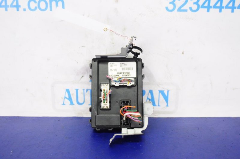 Блок электронный INFINITI M35/M45 04-10