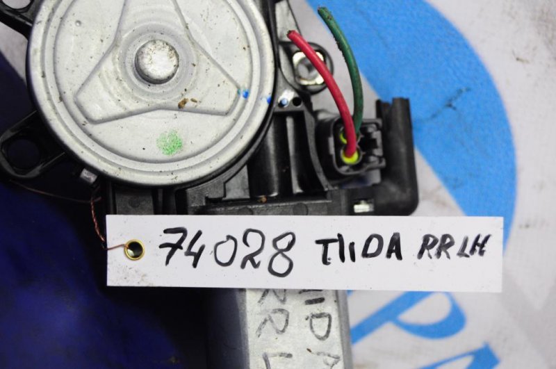 Моторчик стеклоподъемника задний левый TIIDA/VERSA C11 04-11