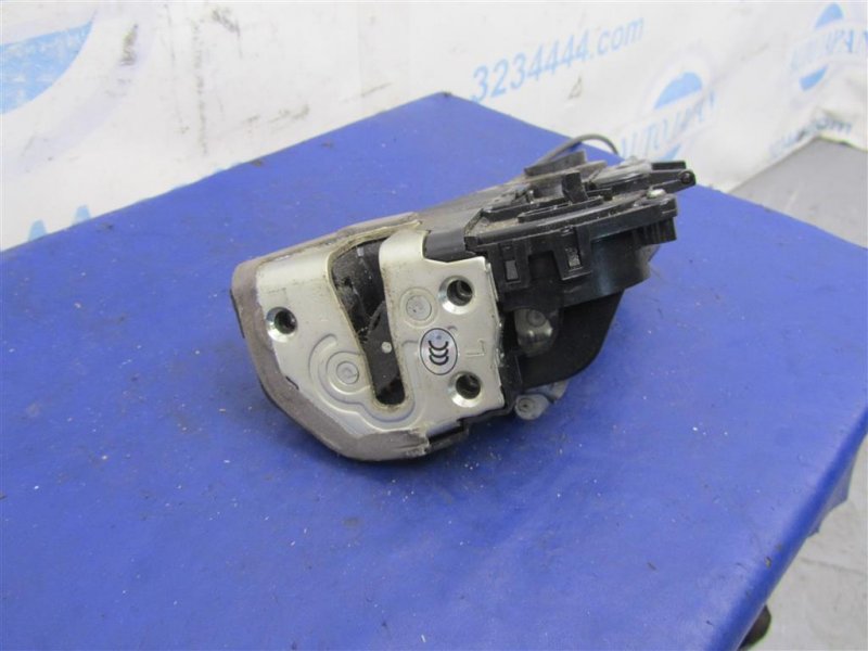 Замок двери задний левый PRIUS - 20 03-11