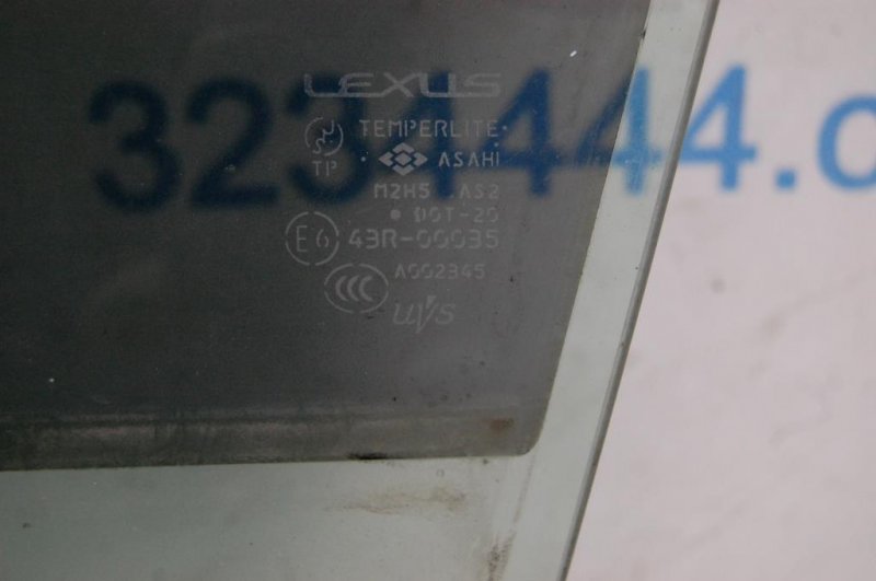 Стекло двери переднее левое LEXUS GS350 GS300 05-11 Стекло двери переднее левое LEXUS GS350 GS300 05-11
