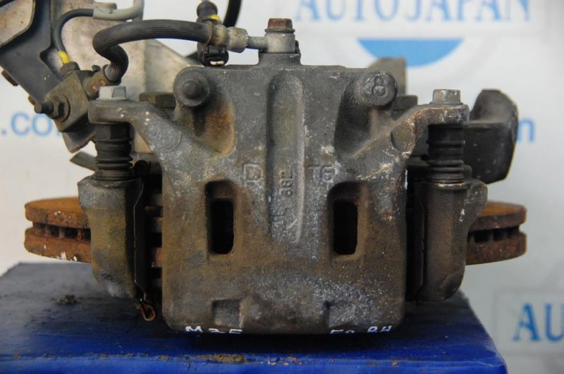 Ступица передняя правая M35/M45 04-10