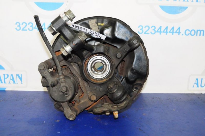 Кулак поворотный передний правый TOYOTA MATRIX 02-08 43211-12430 Б/У