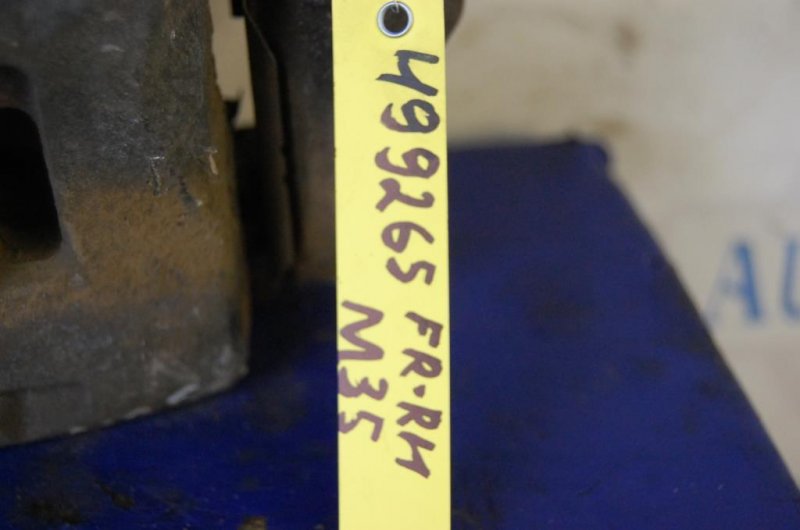 Суппорт тормозной передний правый M35/M45 04-10 Суппорт тормозной передний правый M35/M45 04-10