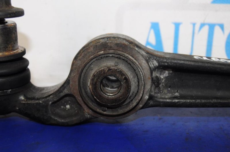 Рычаг передней подвески нижний передний правый 6 GG 02-07 Рычаг передней подвески нижний передний правый 6 GG 02-07