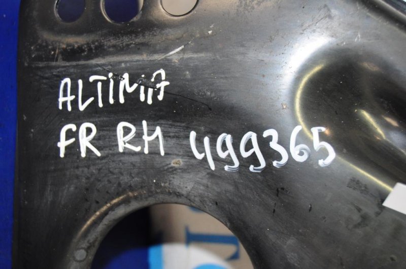 Крепление балки подвески ALTIMA L32 07-12